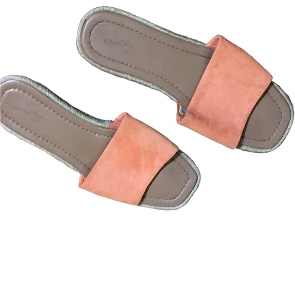 Universal Thread Sandals - Picture 2 of 6